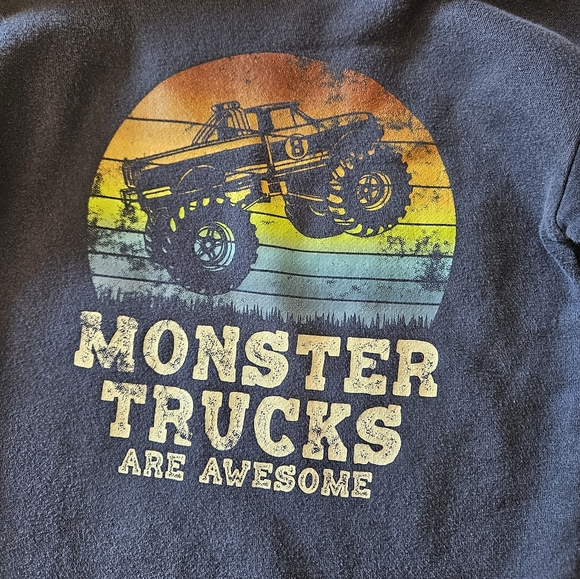 ๐3/$25๐ Long-sleeved kids sweater Monster Trucks Are Awesome - Picture 2 of 4
